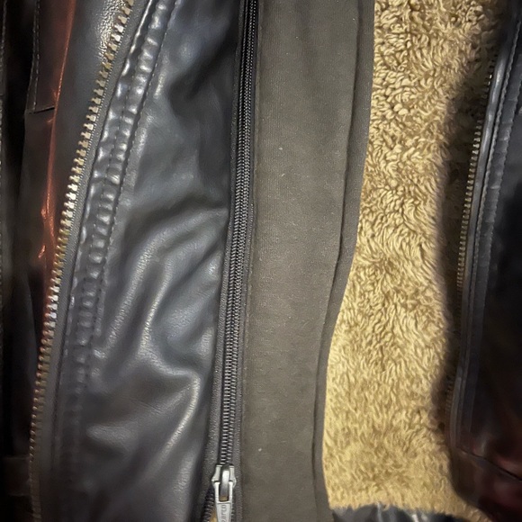 Leather jacket - Picture 2 of 4